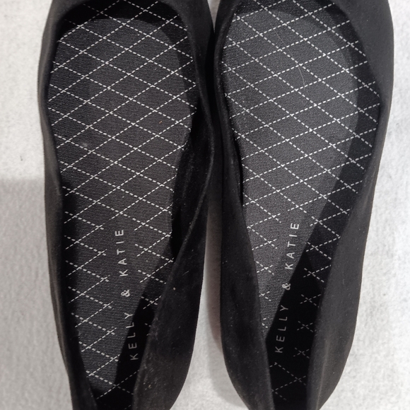 Kelly and Katie  black flats , size 8,  EUC - Picture 3 of 5